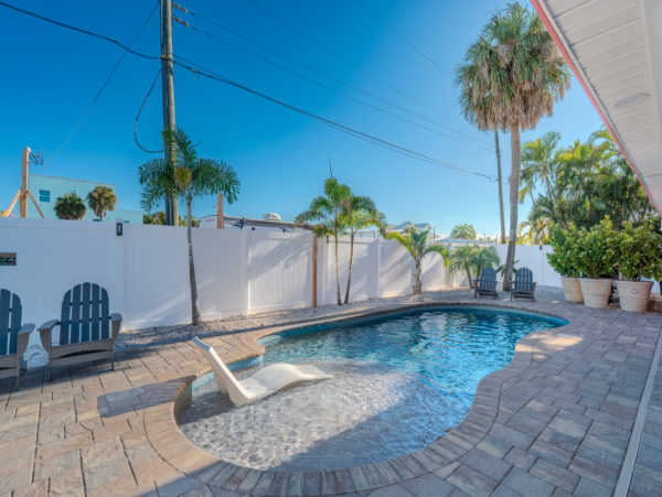 Fort Myers Beach Vacation Rental - Spacious 6 Bedroom Coastal Retreat Near Beach